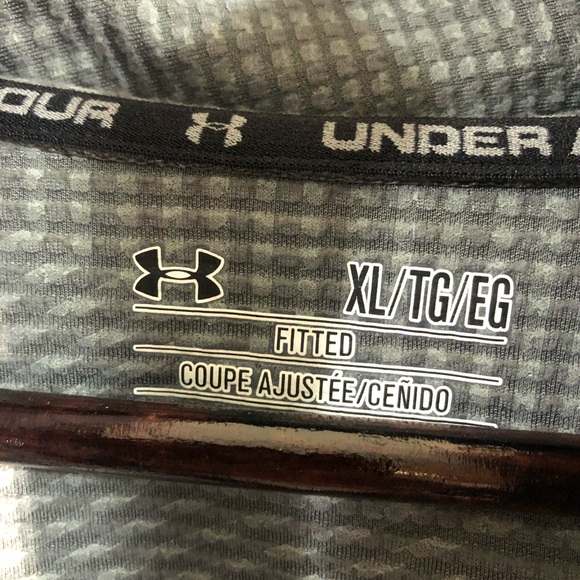 Men’s Under Armour cold gear zip up hooded jacket. - Picture 3 of 7